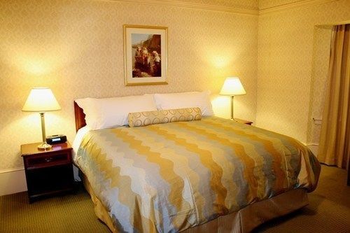Courtyard By Marriott Downtown/van Ness Ave Hotel 4*