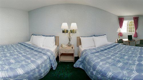 Rodeway Civic Center Inn