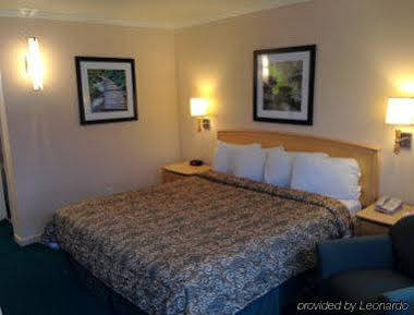 Surestay By Western Marina District Hotel 2*