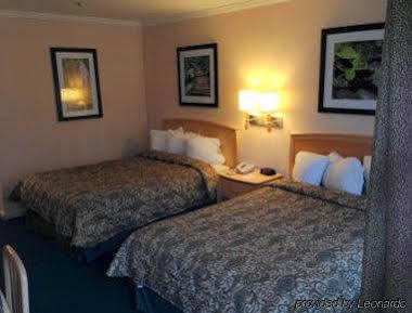 Hotel Surestay By Western Marina District