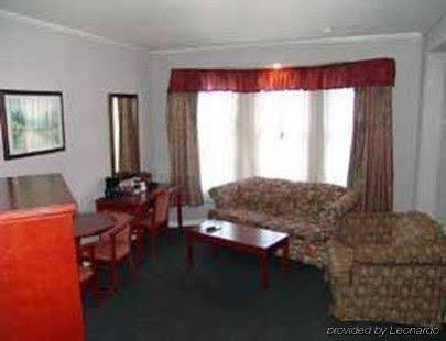 Alpha And Motel