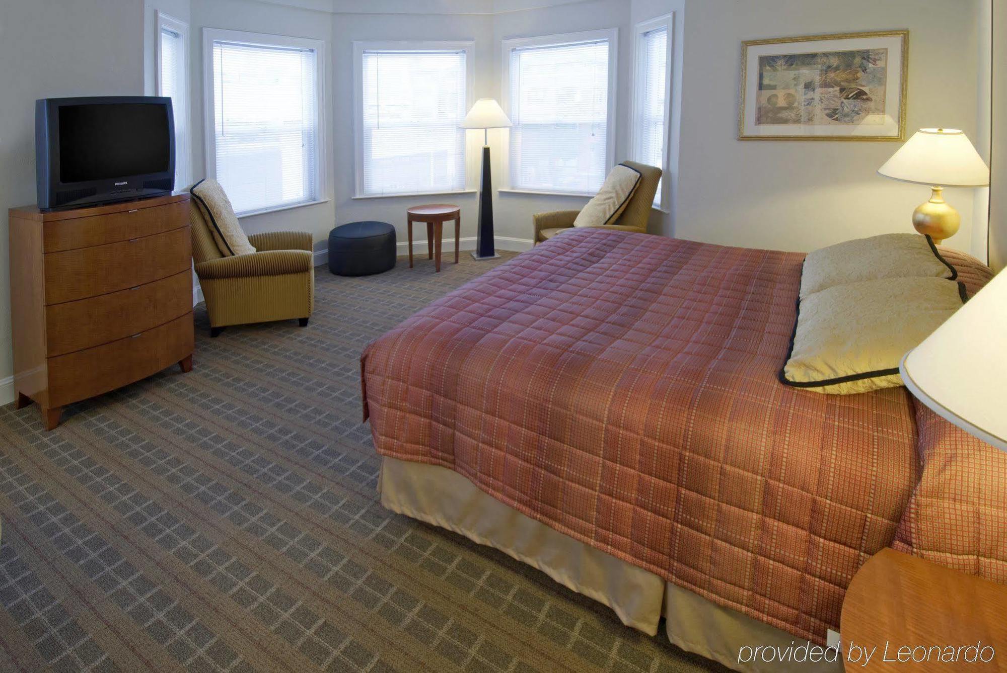 Americas Value & - Soma Hotel 2*