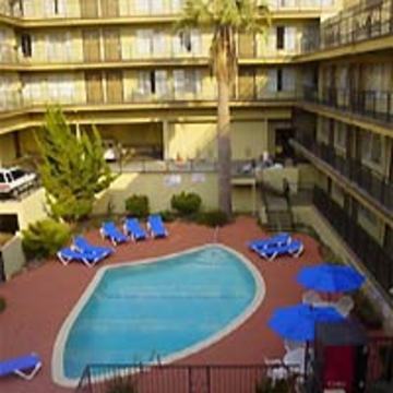 Heritage Marina Hotel 3*