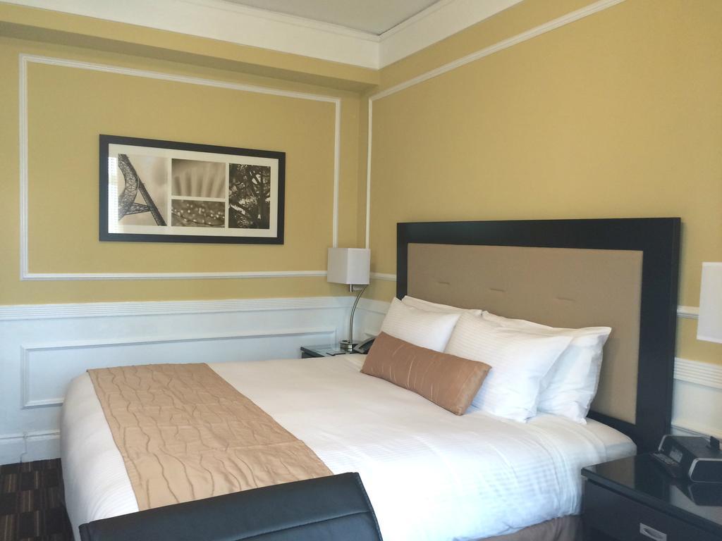 The Pickwick Hotel