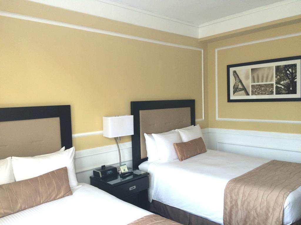 The Pickwick Hotel 3*