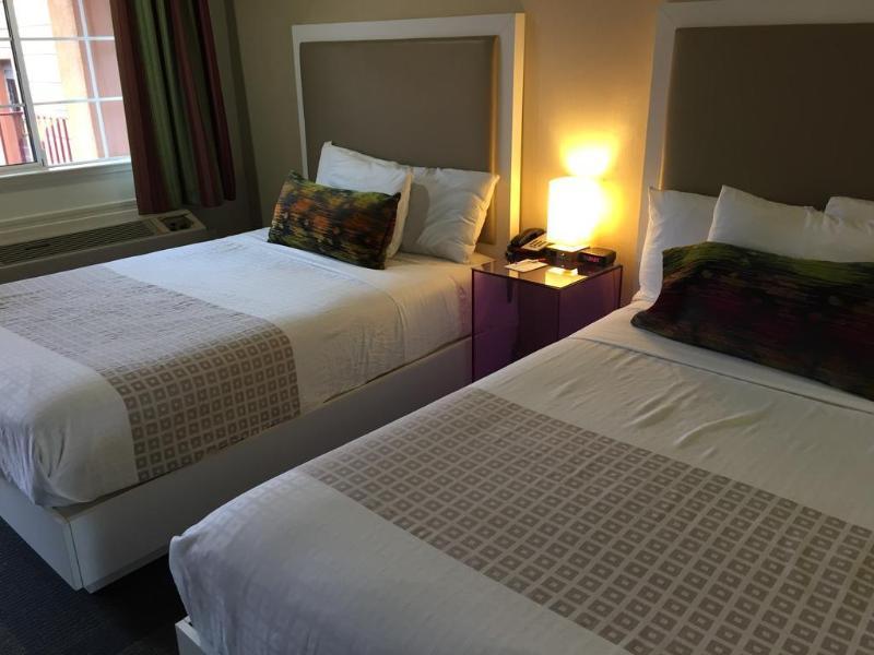 Motel At Golden Gate 2*