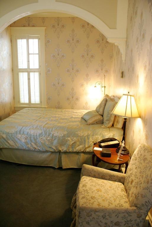 Nob Hill Bed & Breakfast
