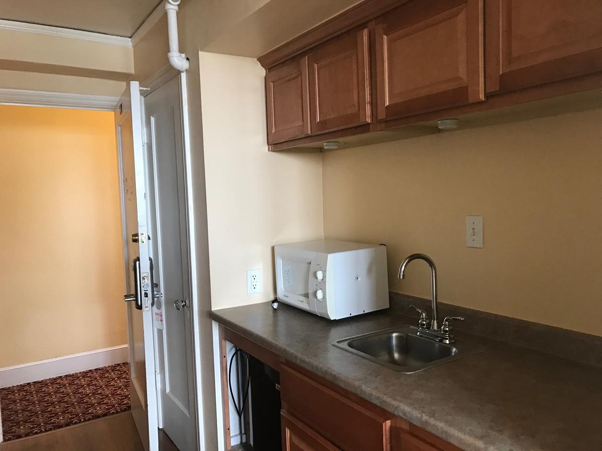 Hotel Mayflower Inc 2*