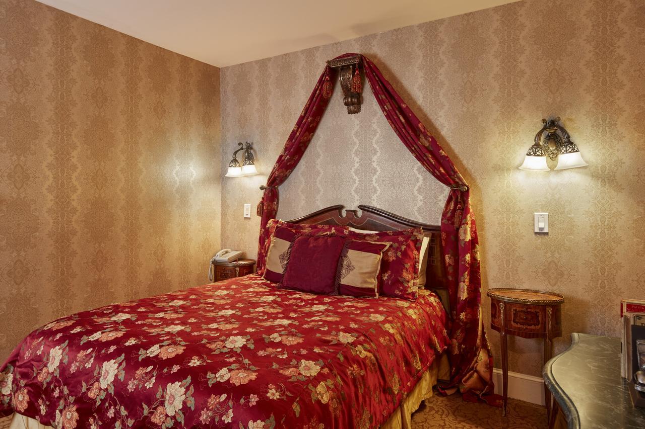 Queen Anne Hotel 3*