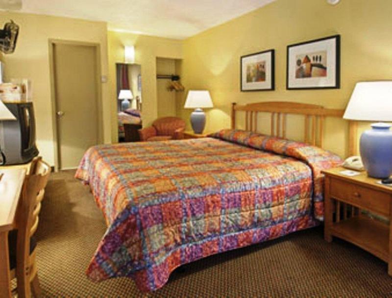 Travelodge By Wyndham Motel 2*