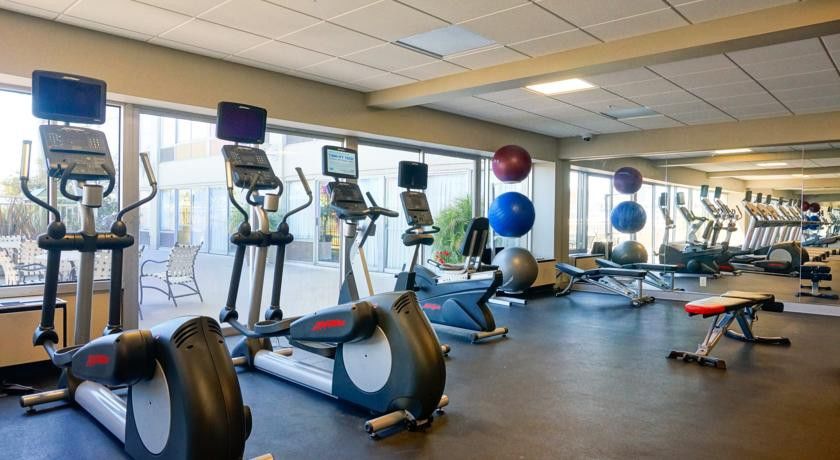 - Golden Gateway Newly Renovated With No Fee