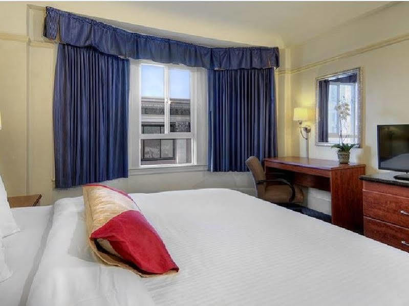 Hotel The Monarch