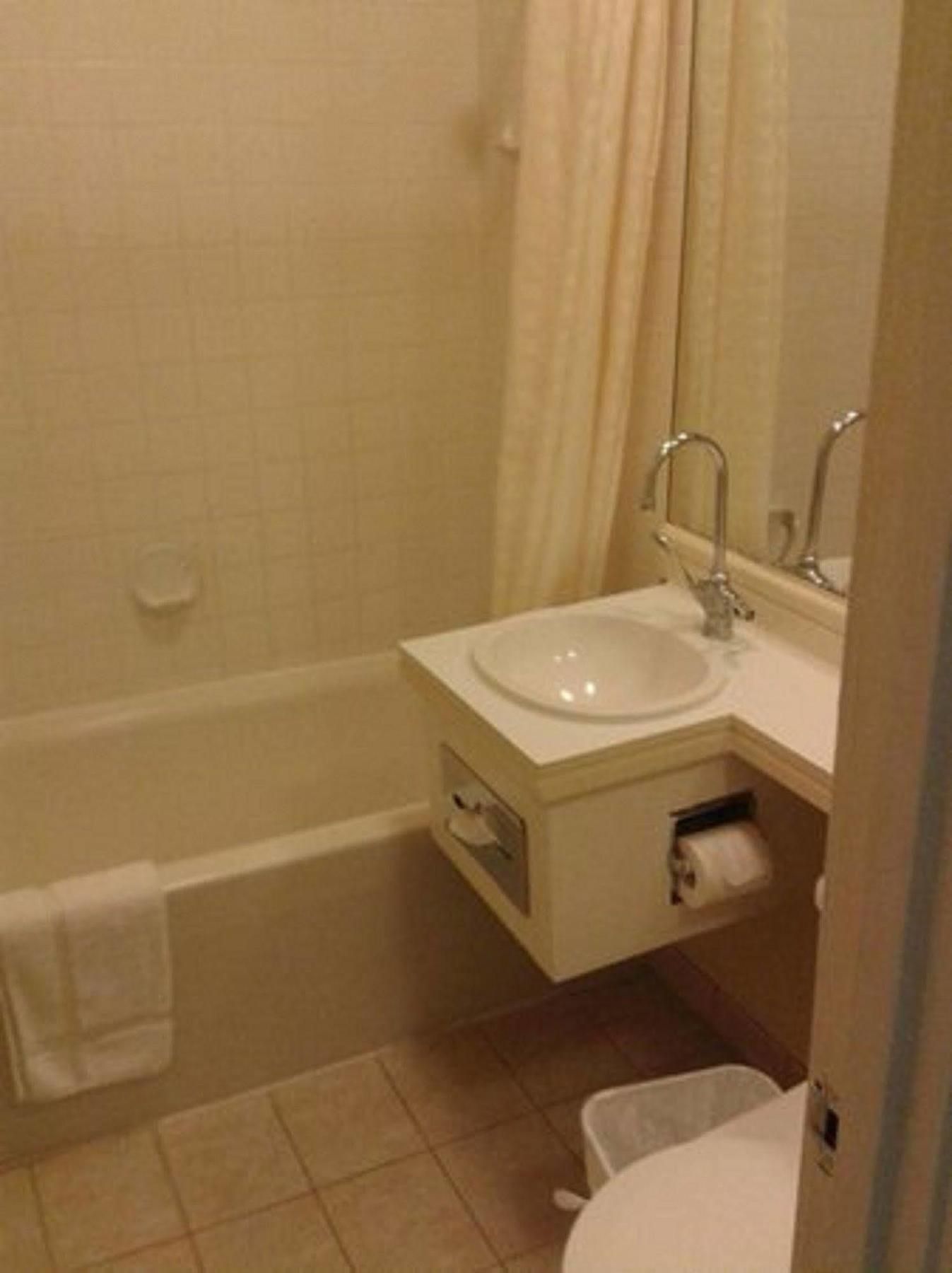 Hotel The Monarch 2*