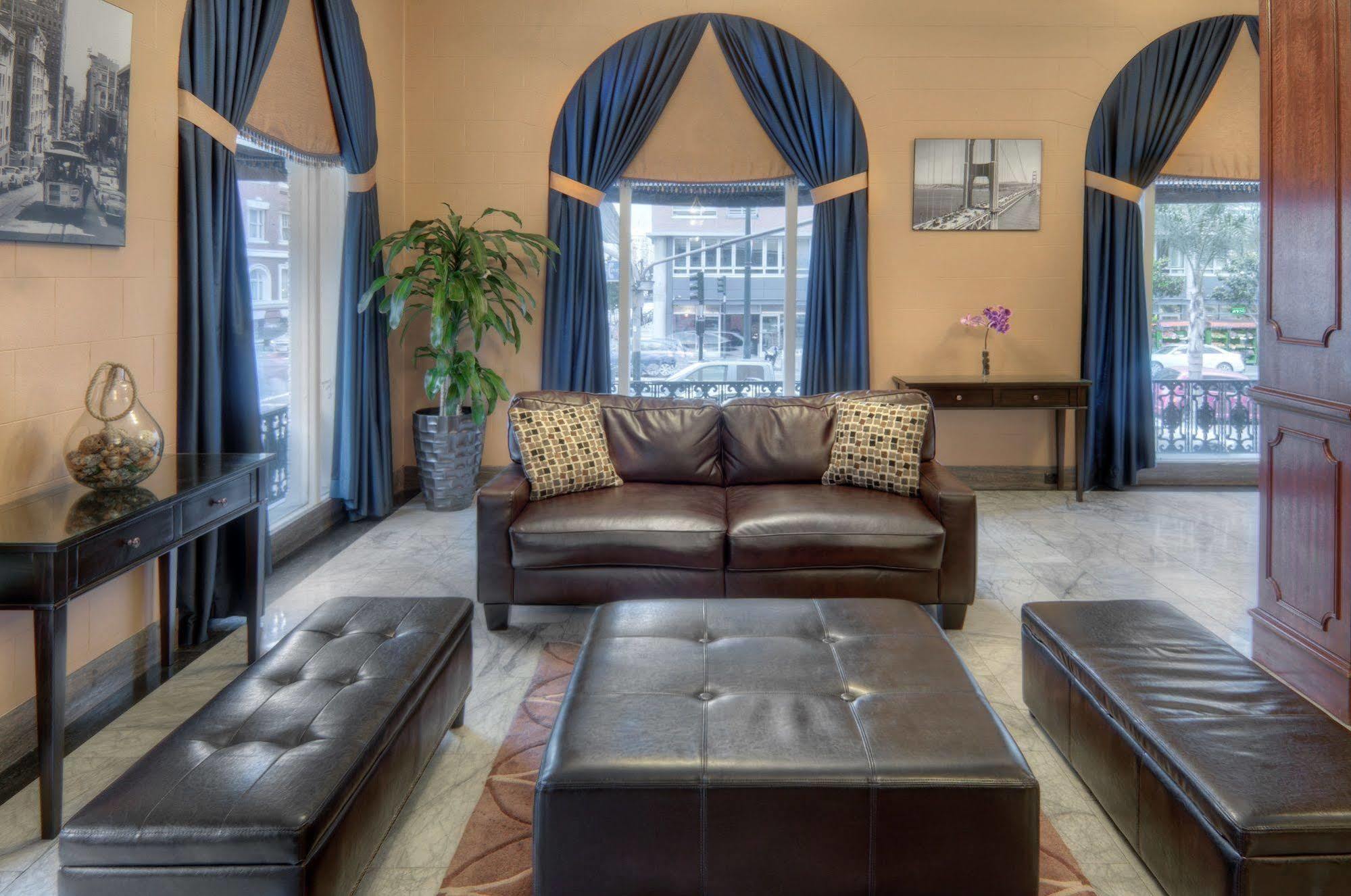 Hotel The Monarch
