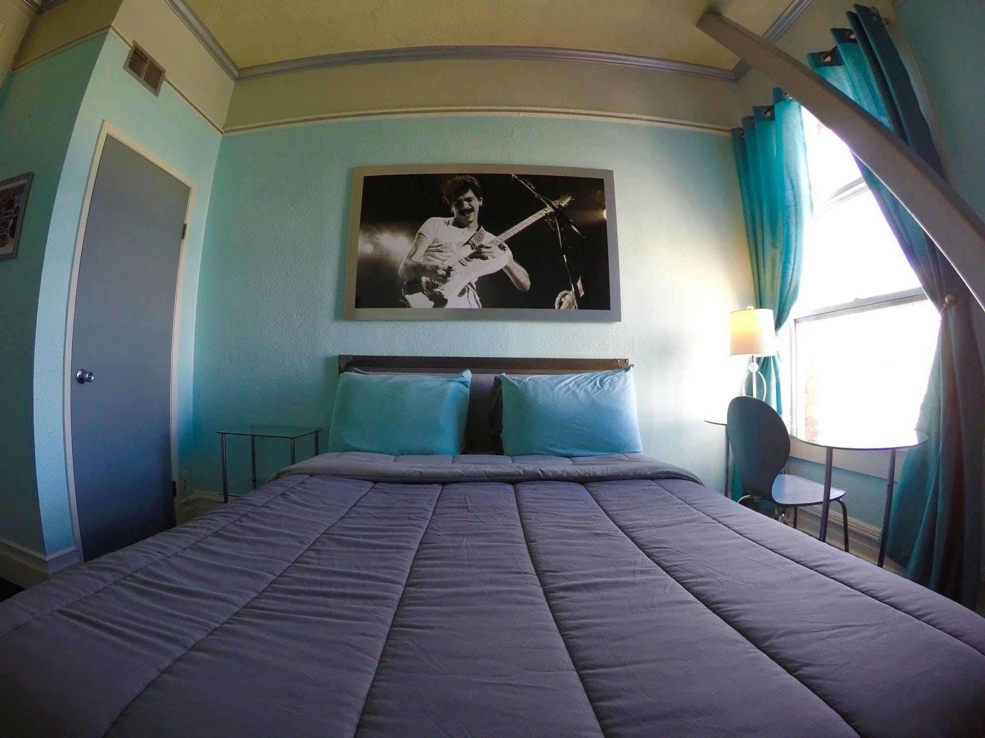 Music - Of The Music Hall Of Fame Hostel *