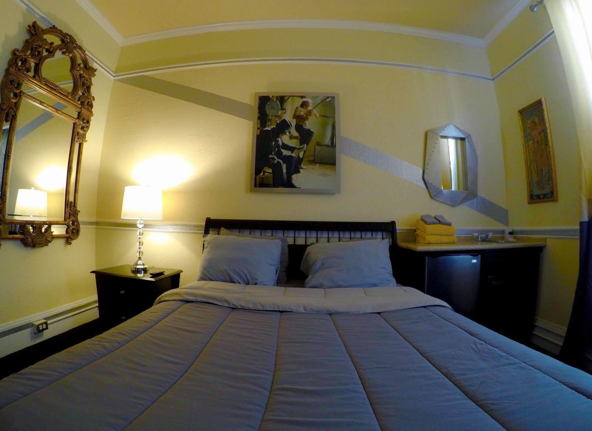Music - Of The Music Hall Of Fame Hostel