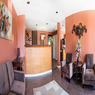 La Luna Inn, Ascend Collection