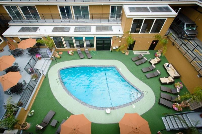 Heritage Marina Hotel 3*