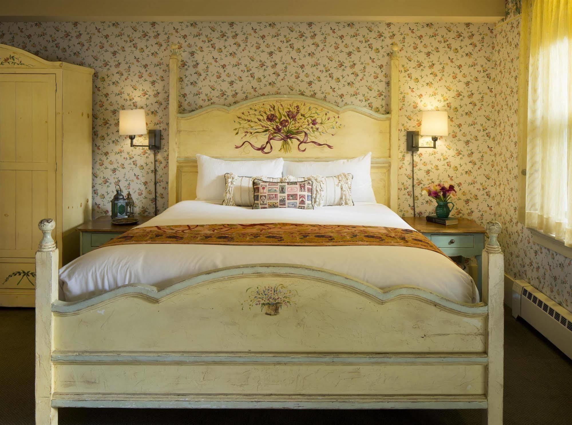 Petite Hotel 3*