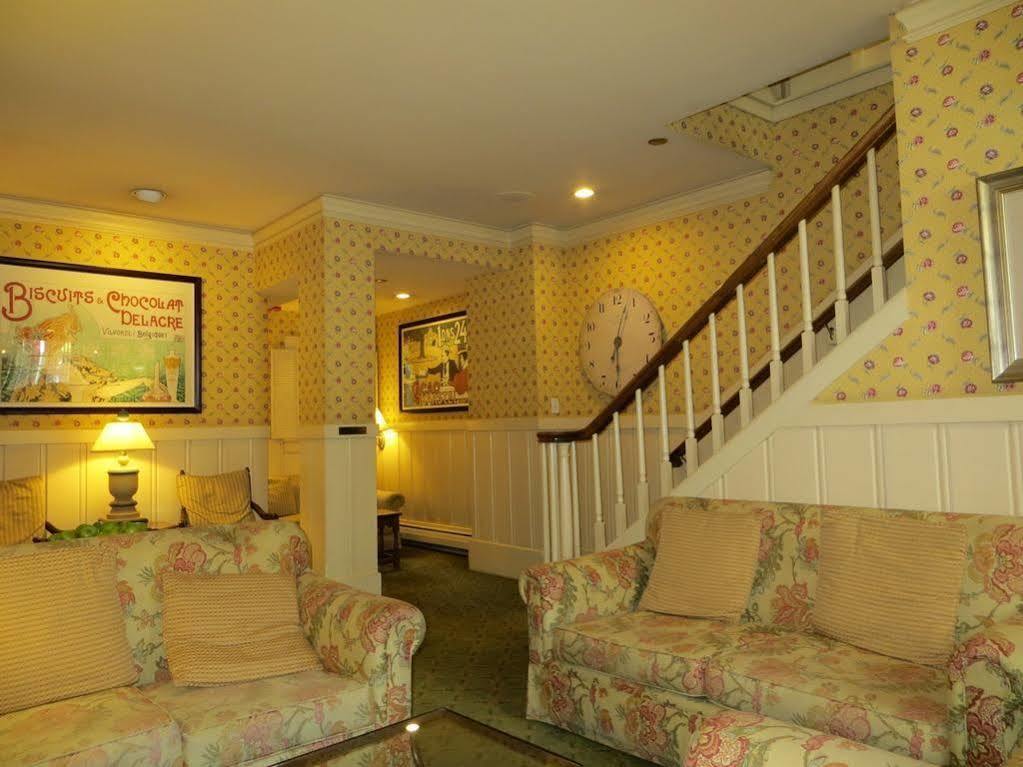 Petite Hotel