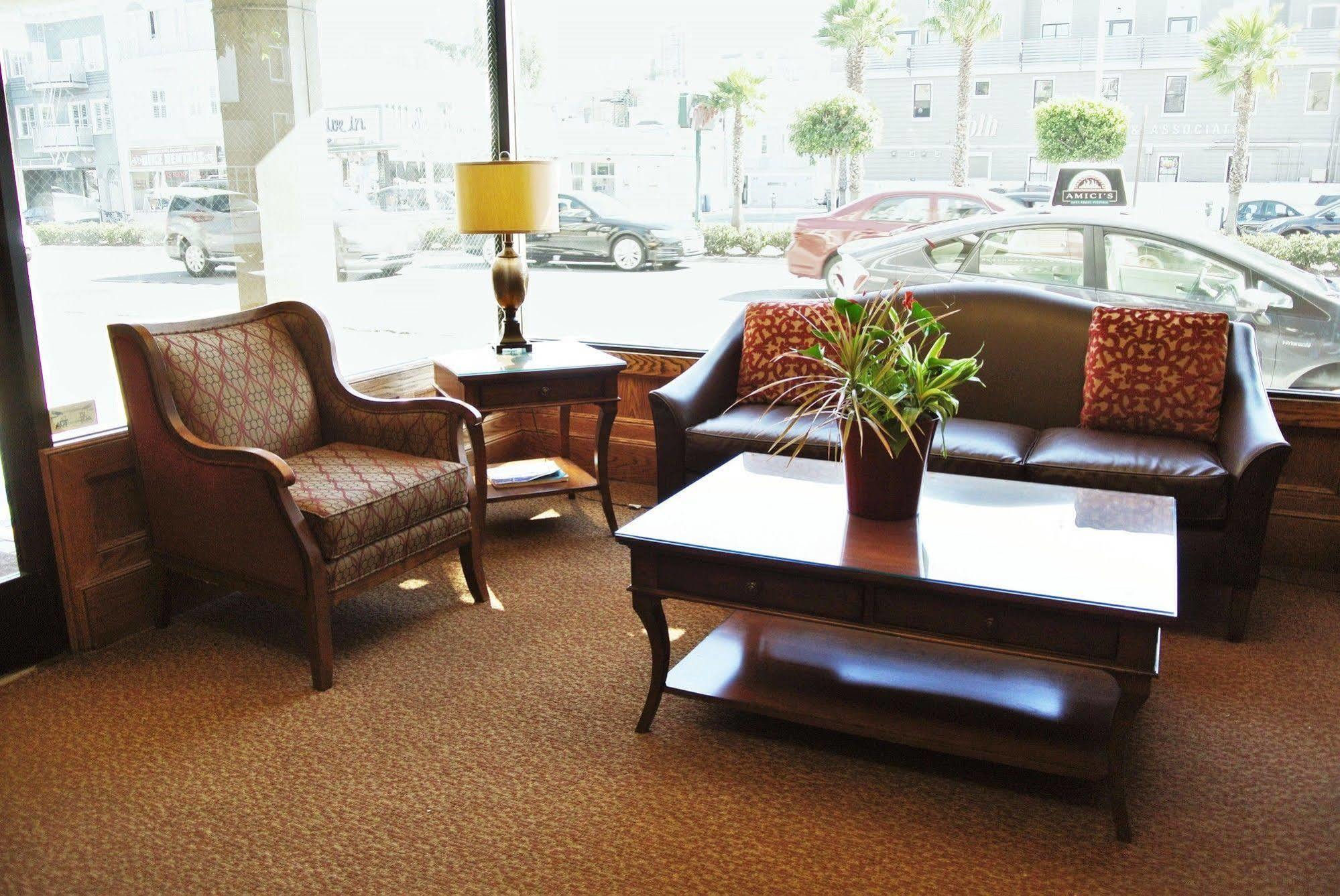 Cow Hollow And Hotel 3*