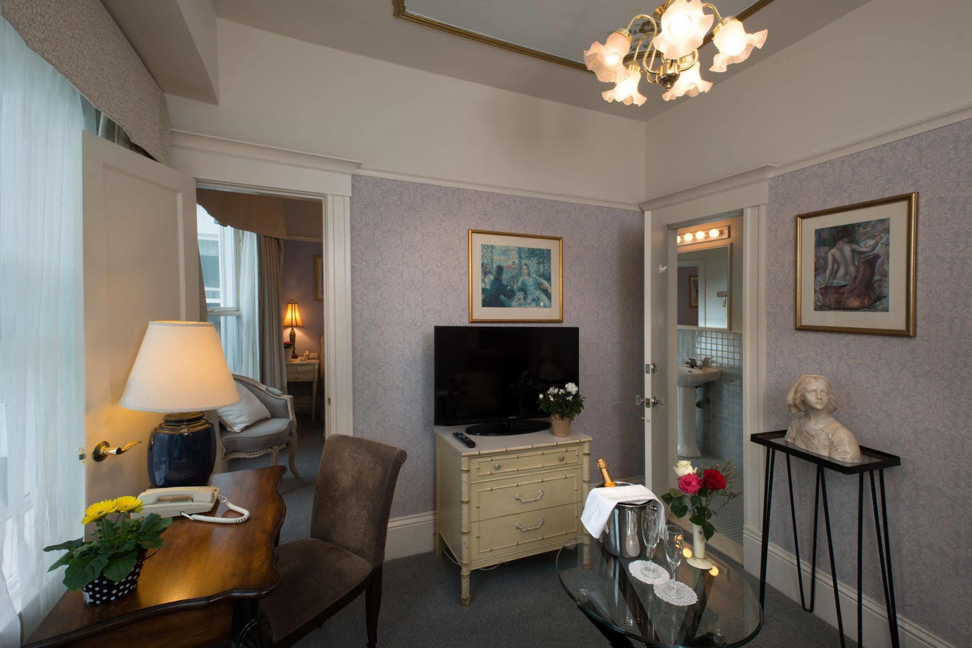Hotel Cornell De France 3*