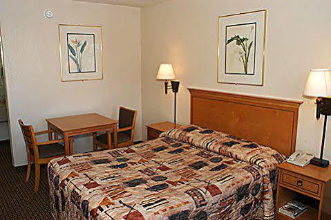 Economy Motel 2*