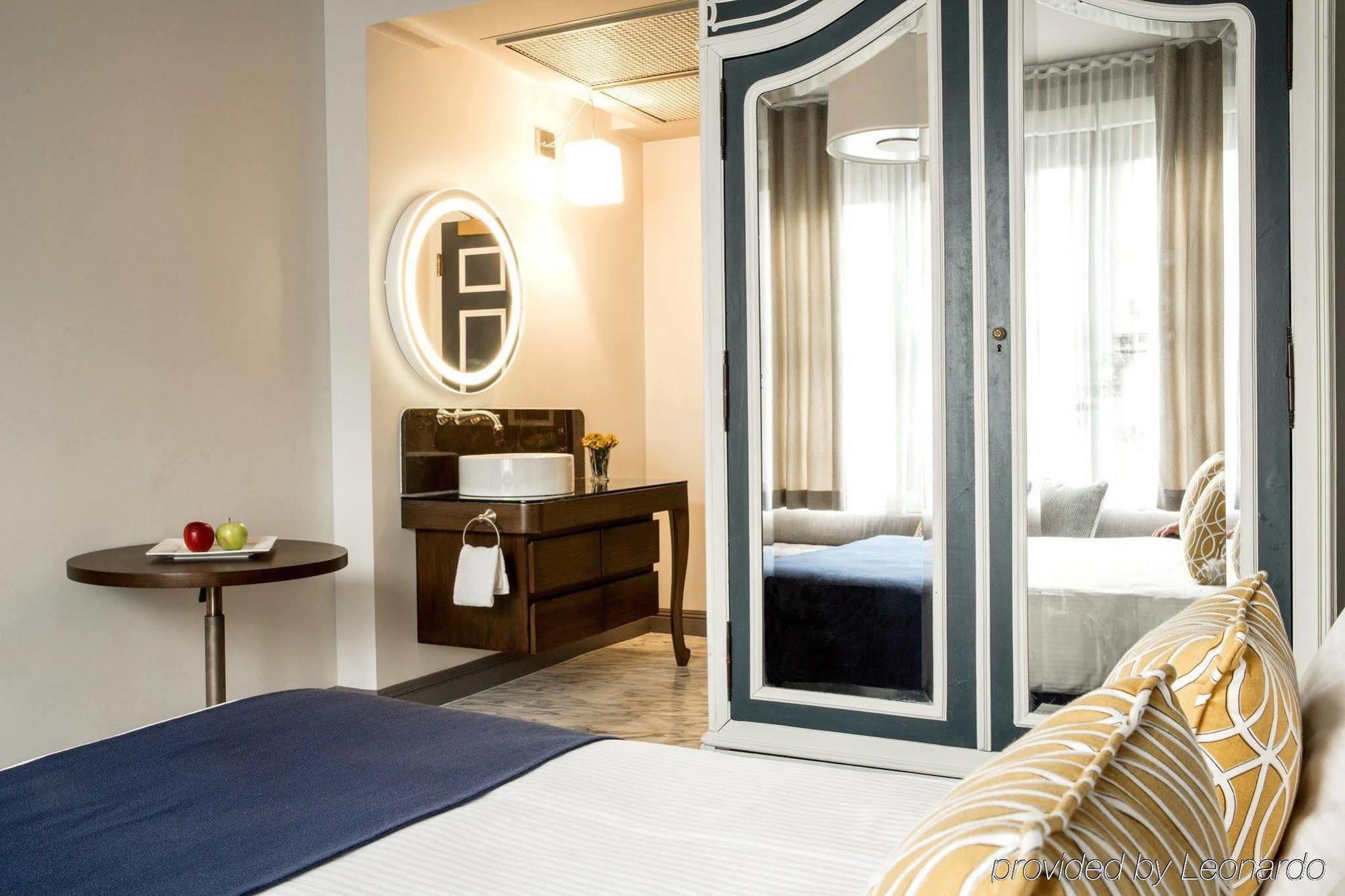 Hotel Warwick