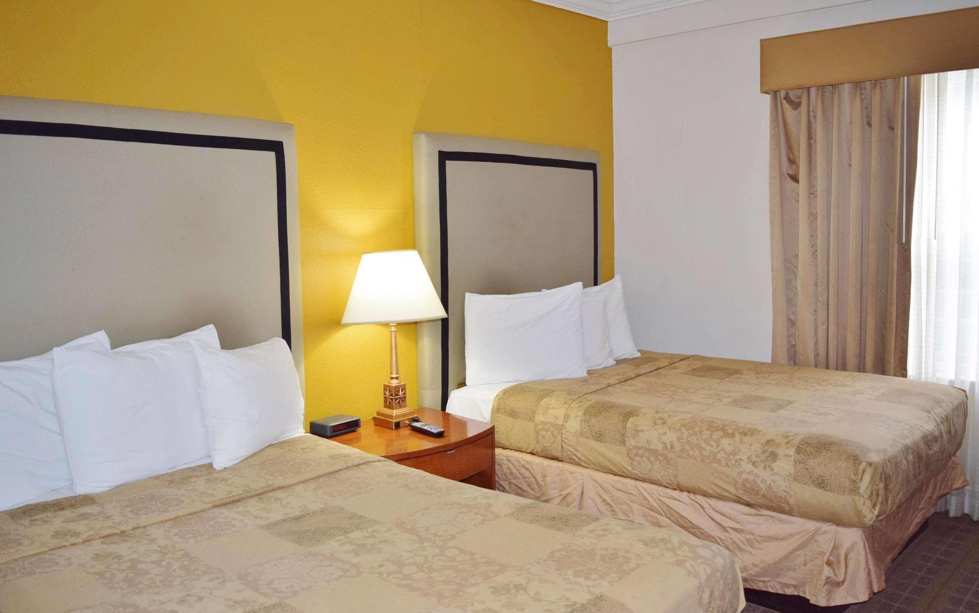 Hotel Americas Value & - Soma