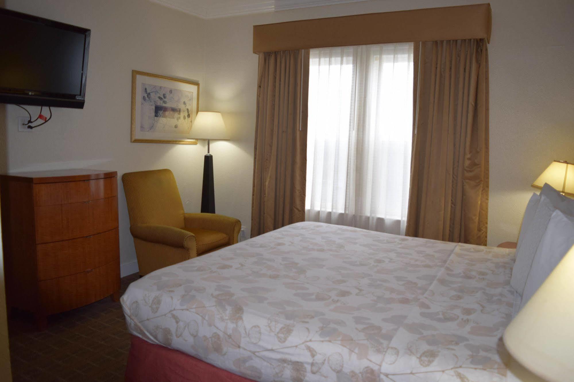 Americas Value & - Soma Hotel 2*