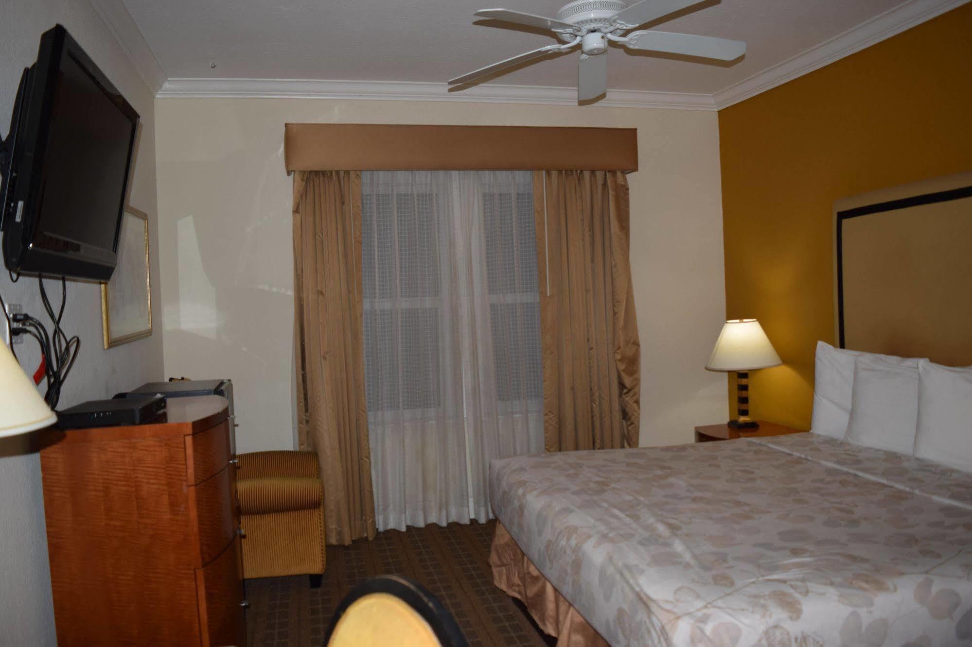 Americas Value & - Soma Hotel 2*