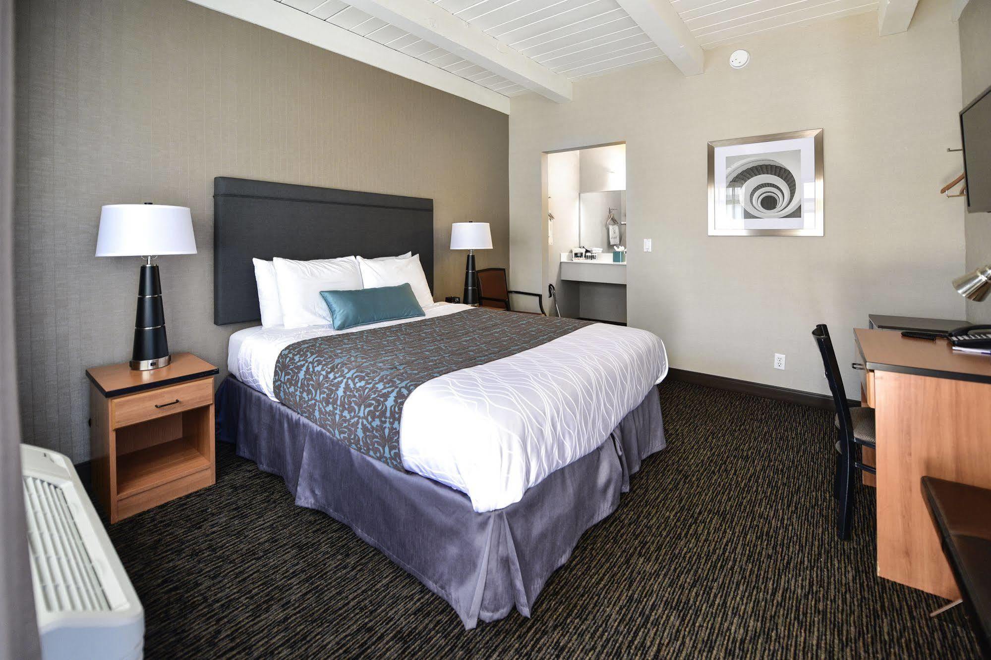Center And Hotel 2*