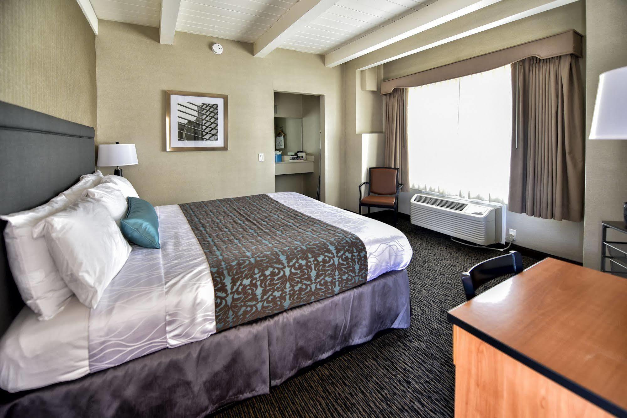 Hotel Center And 2*