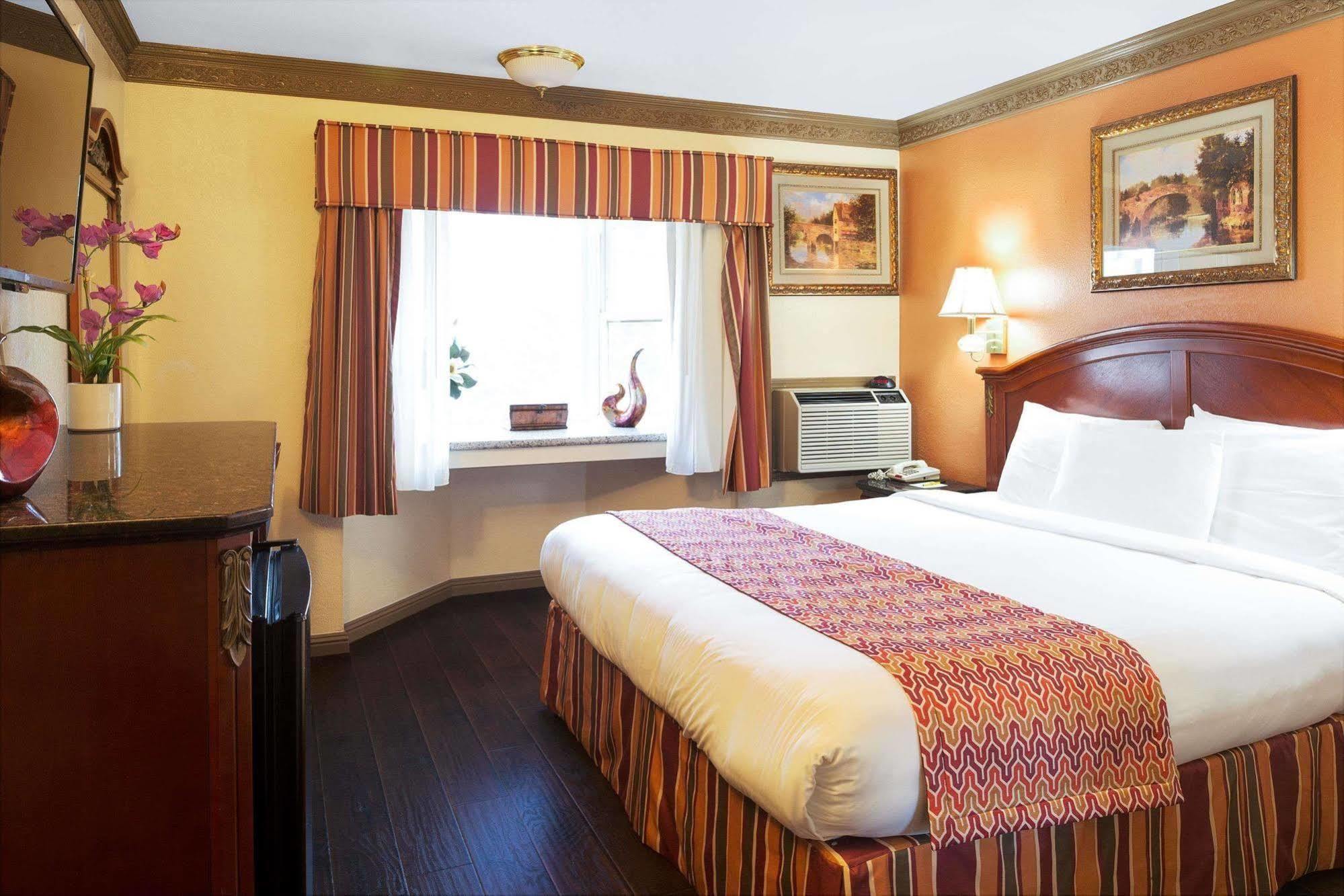 Signature Marina District Motel