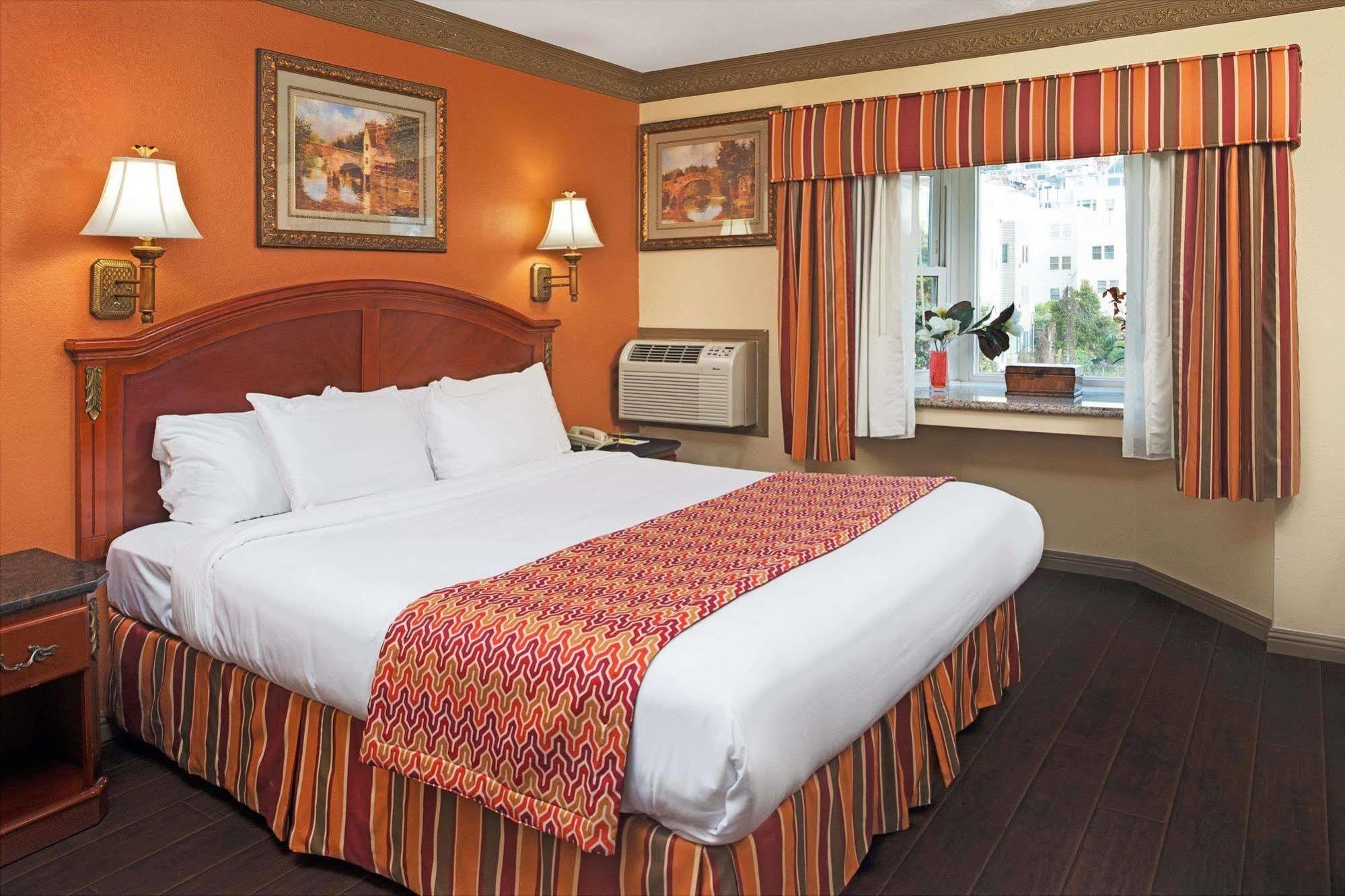 Signature Marina District Motel