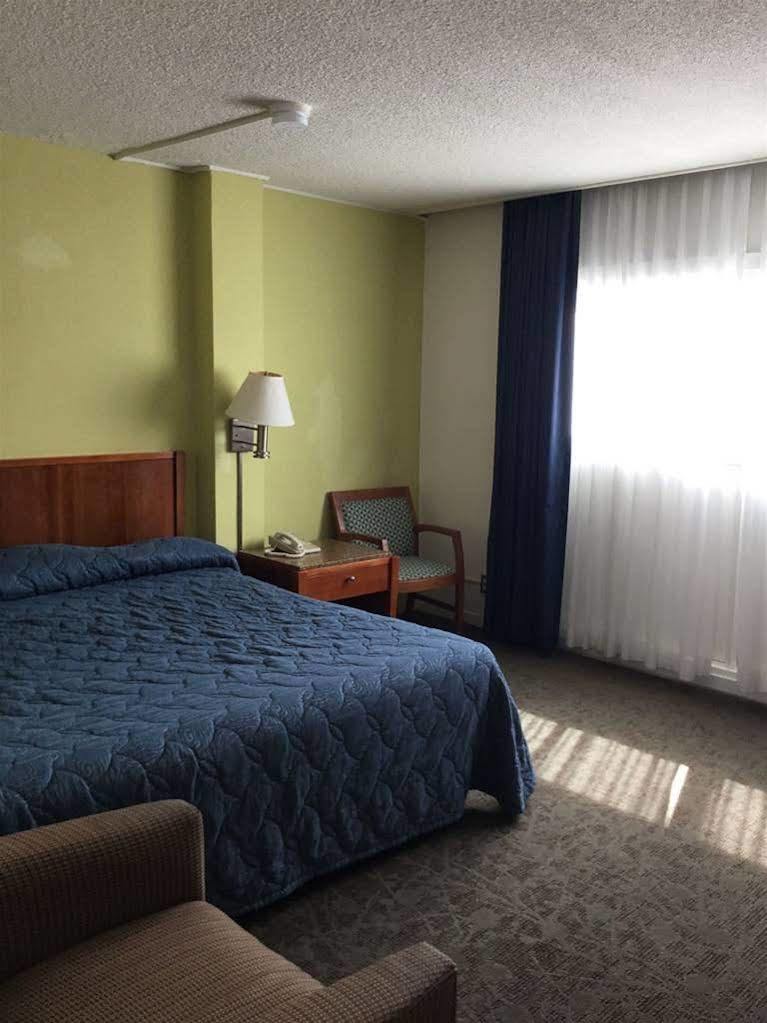 Oasis Inn 2*