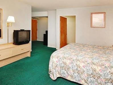 Rodeway Civic Center Inn
