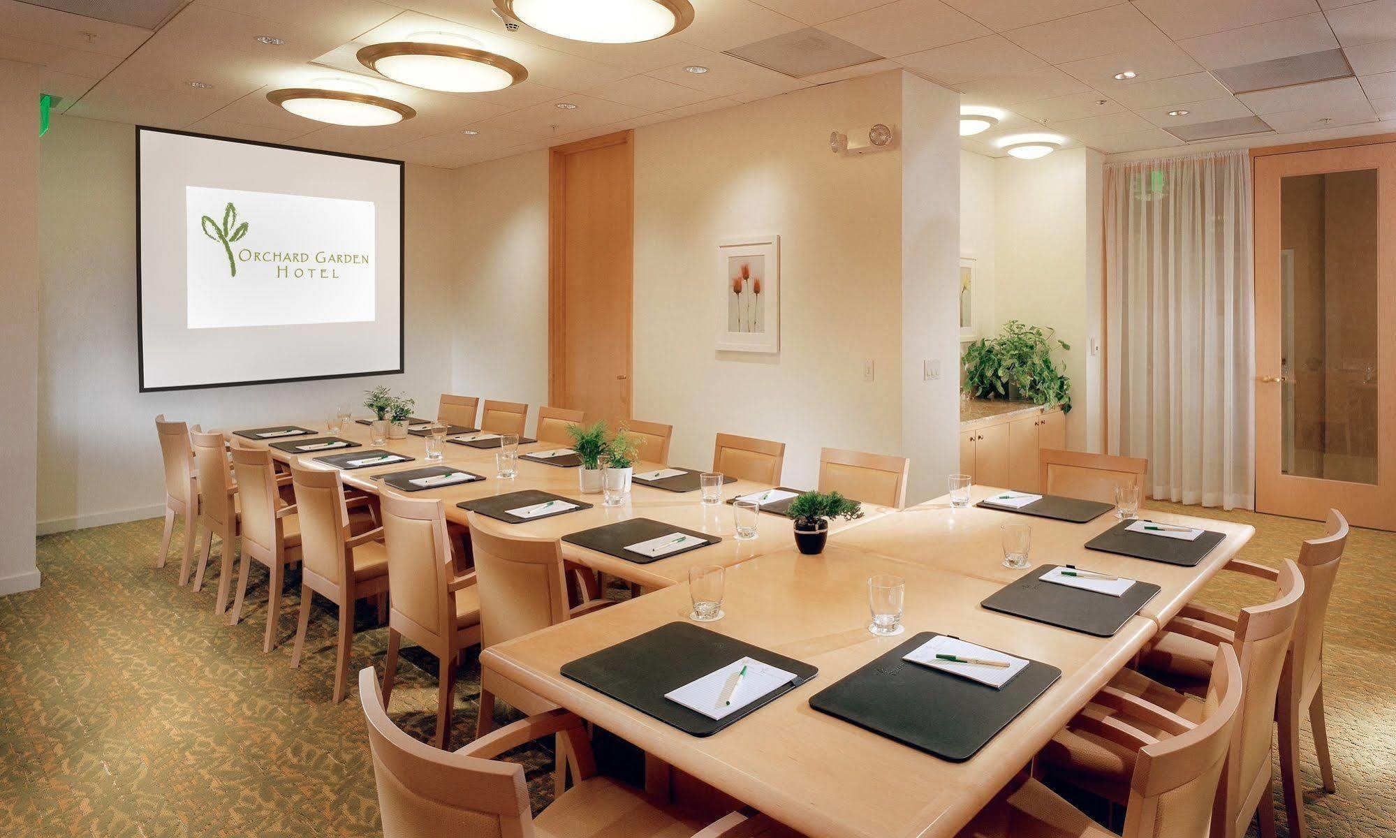 Orchard Garden Hotel 4*