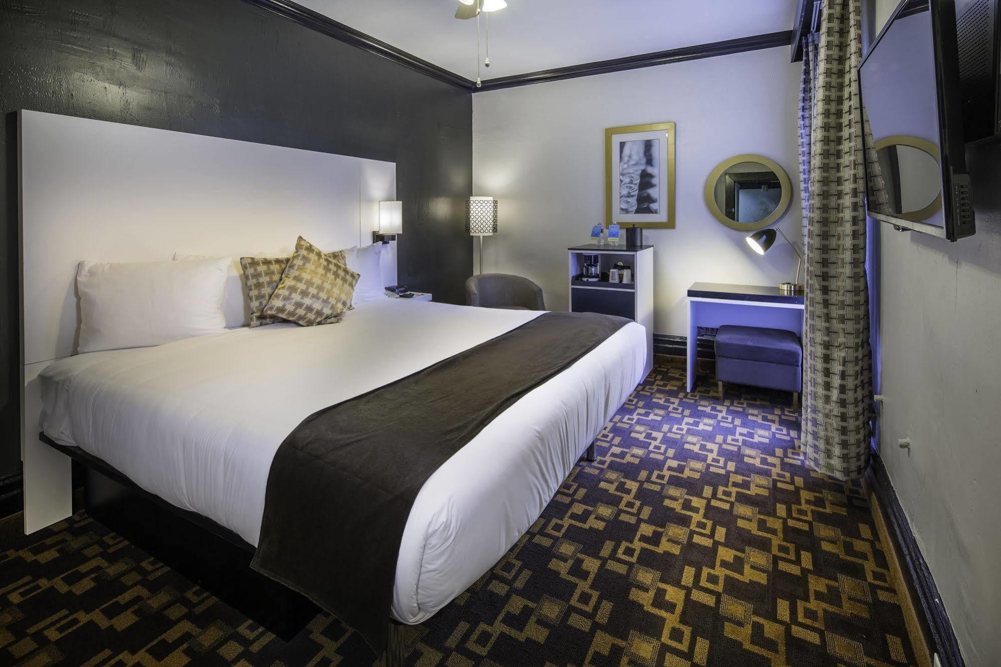 Adante Hotel, A C-two 3*