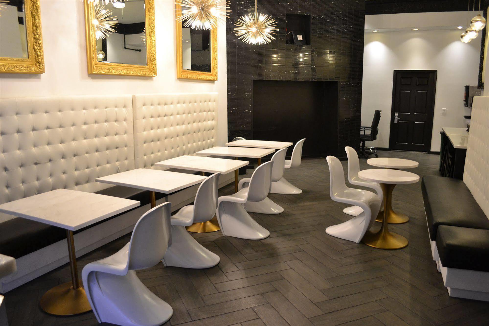 Adante Hotel, A C-two Hotel 3*