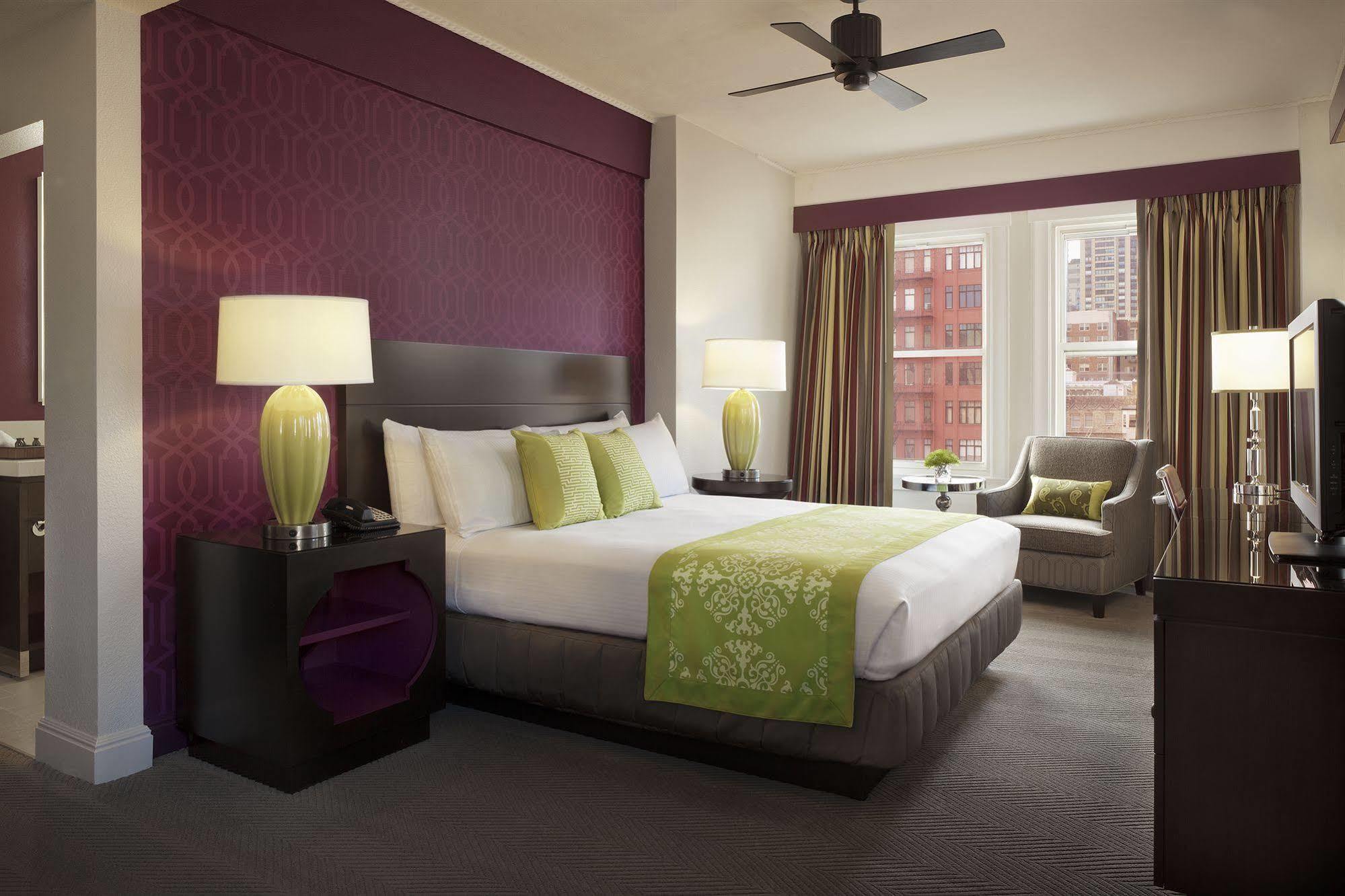Adagio, Autograph Collection Hotel 4*