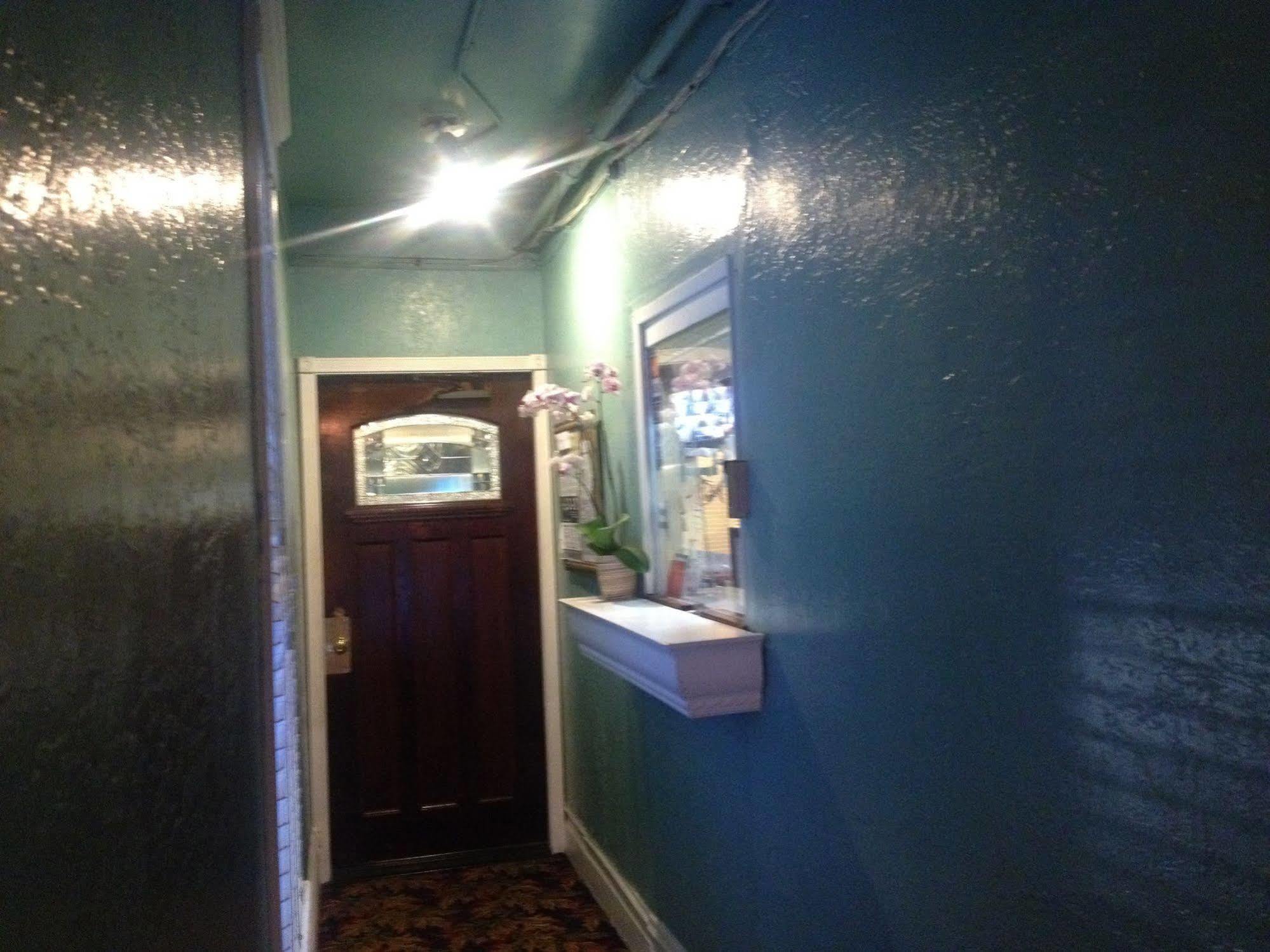 Luz Hostel *