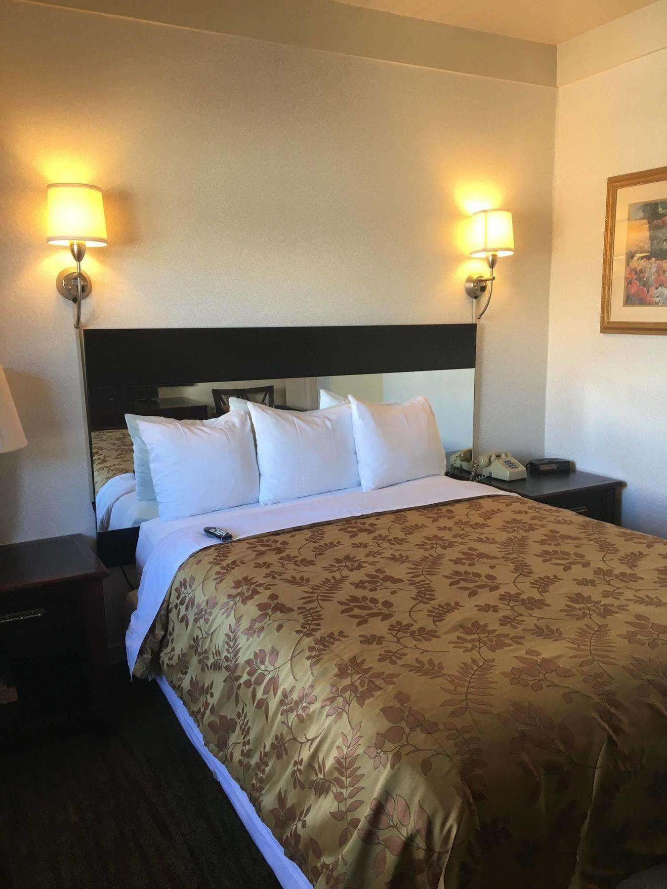Pacific Heights Motel 3*