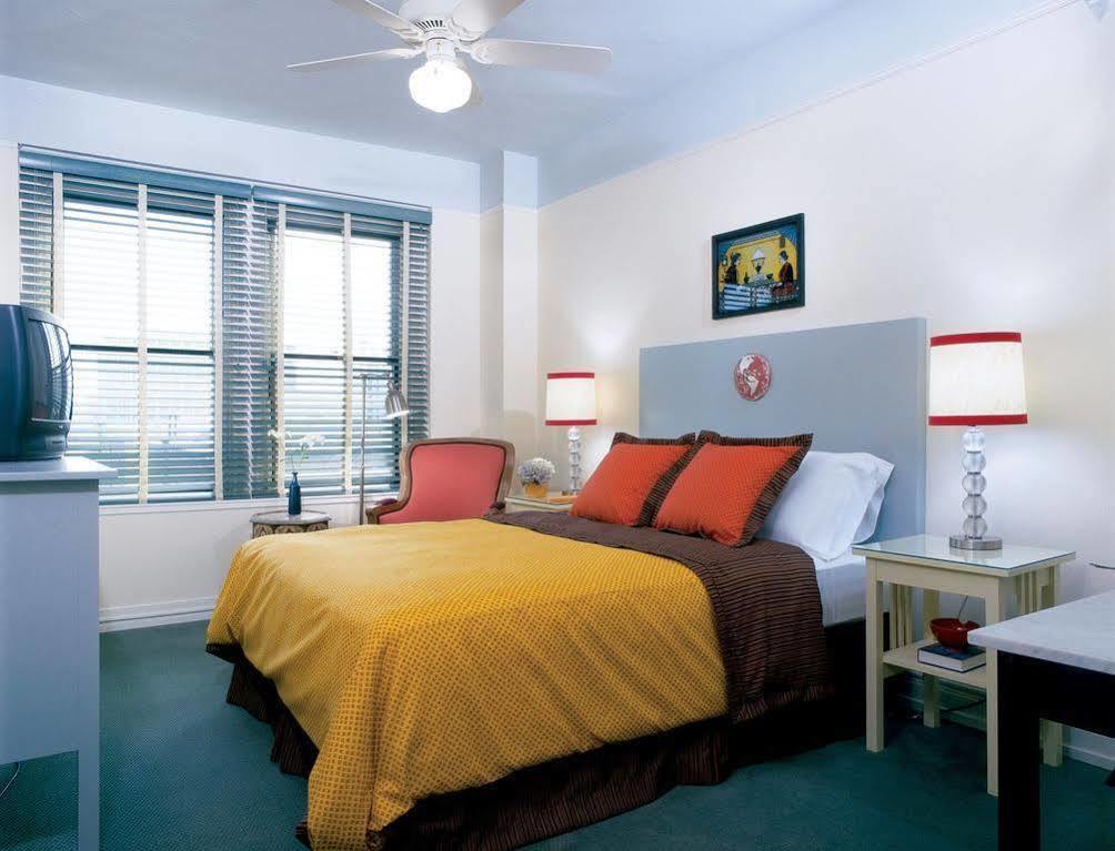 Hotel Carlton, A Joie De Vivre