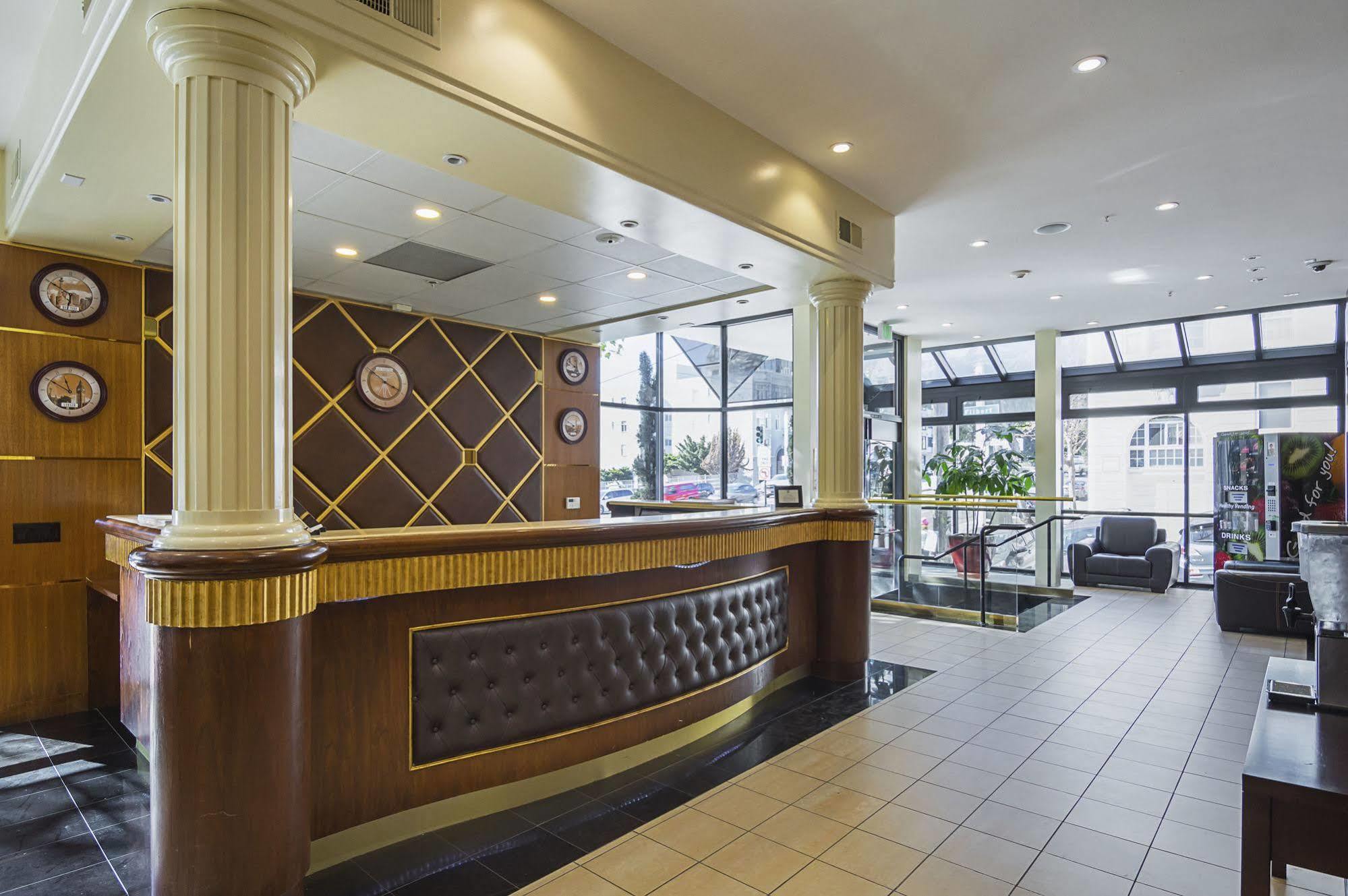 Heritage Marina Hotel