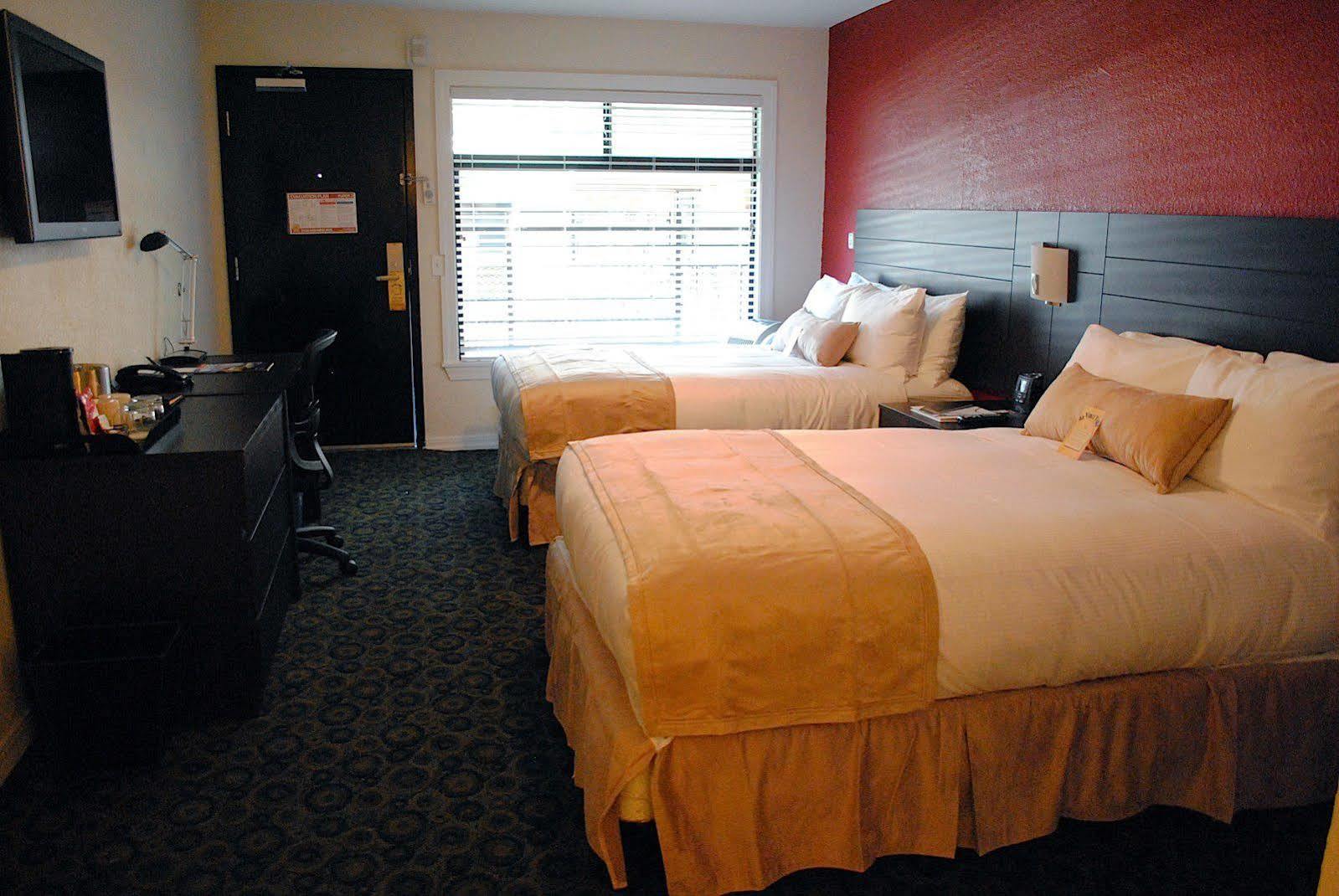 Heritage Marina Hotel