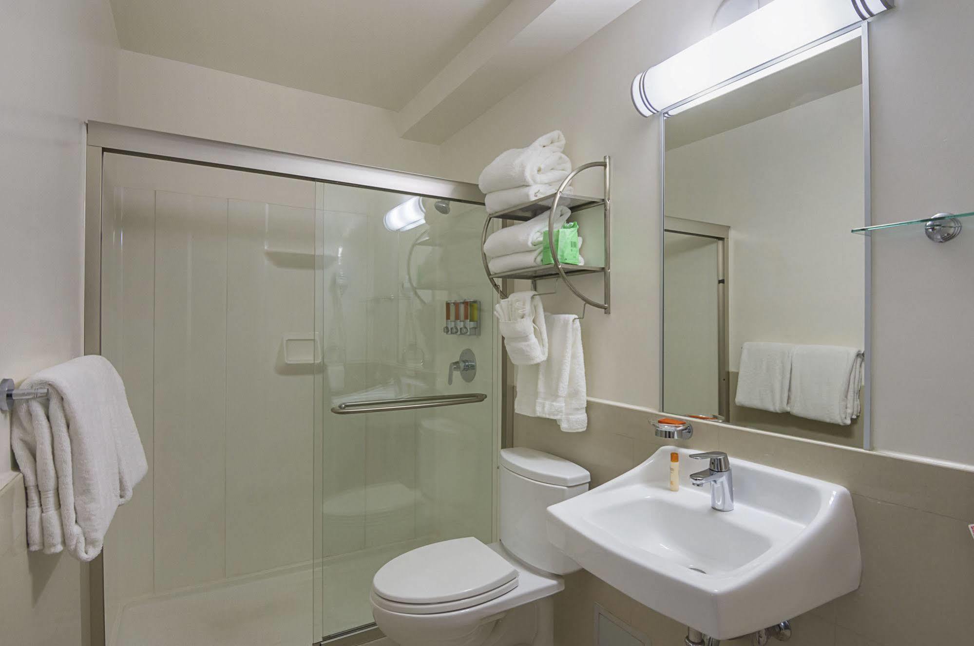 Hotel Heritage Marina 3*