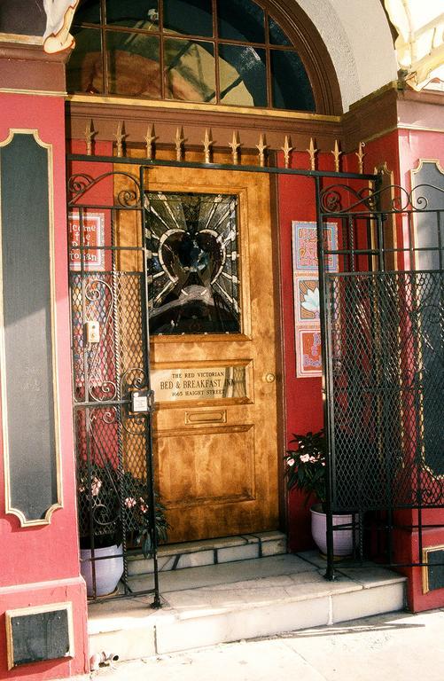 Red Victorian Hotel