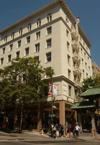 Astoria Hotel 2*