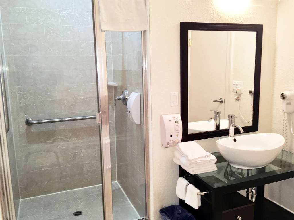 Americas Value & - Soma Hotel